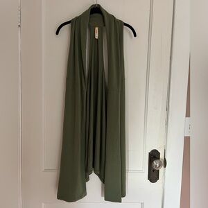 Lucy Activewear army green cardigan vest | size M